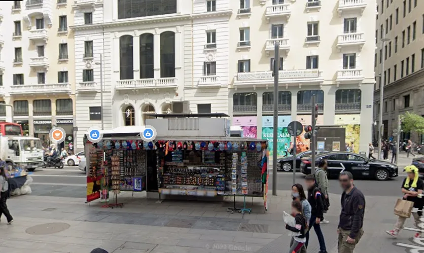 Gran Vía 27 souvenir kiosk